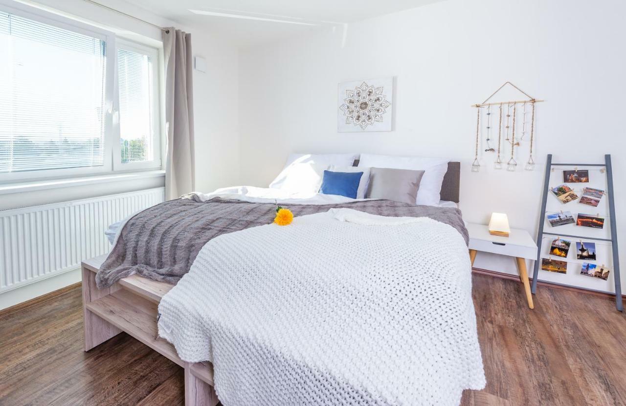 Riverside Apartments تشيسكي بوديوفيتسه المظهر الخارجي الصورة