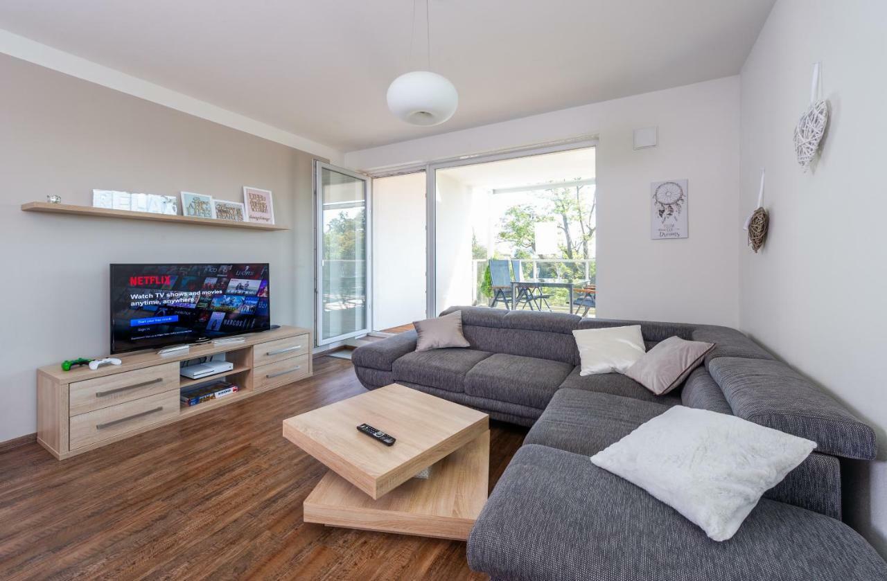 Riverside Apartments تشيسكي بوديوفيتسه المظهر الخارجي الصورة