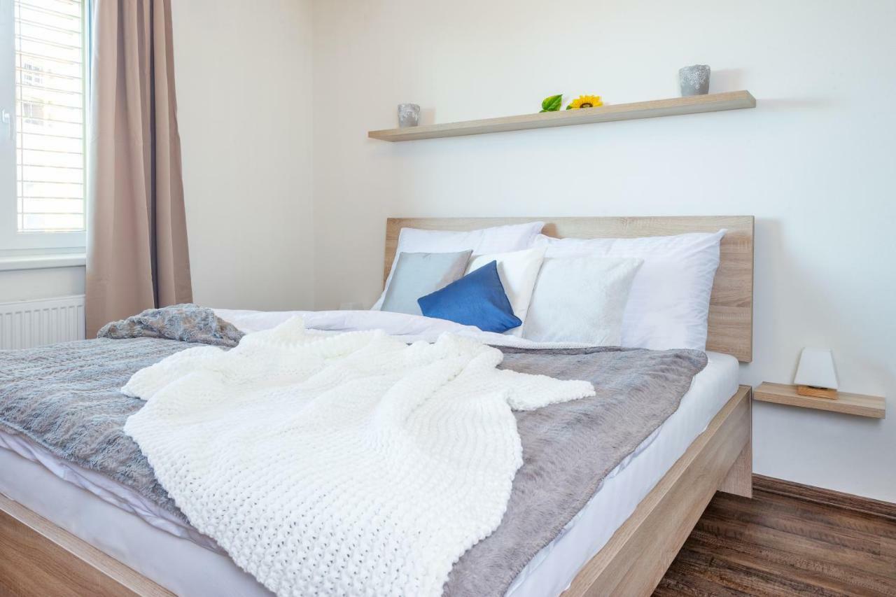Riverside Apartments تشيسكي بوديوفيتسه المظهر الخارجي الصورة