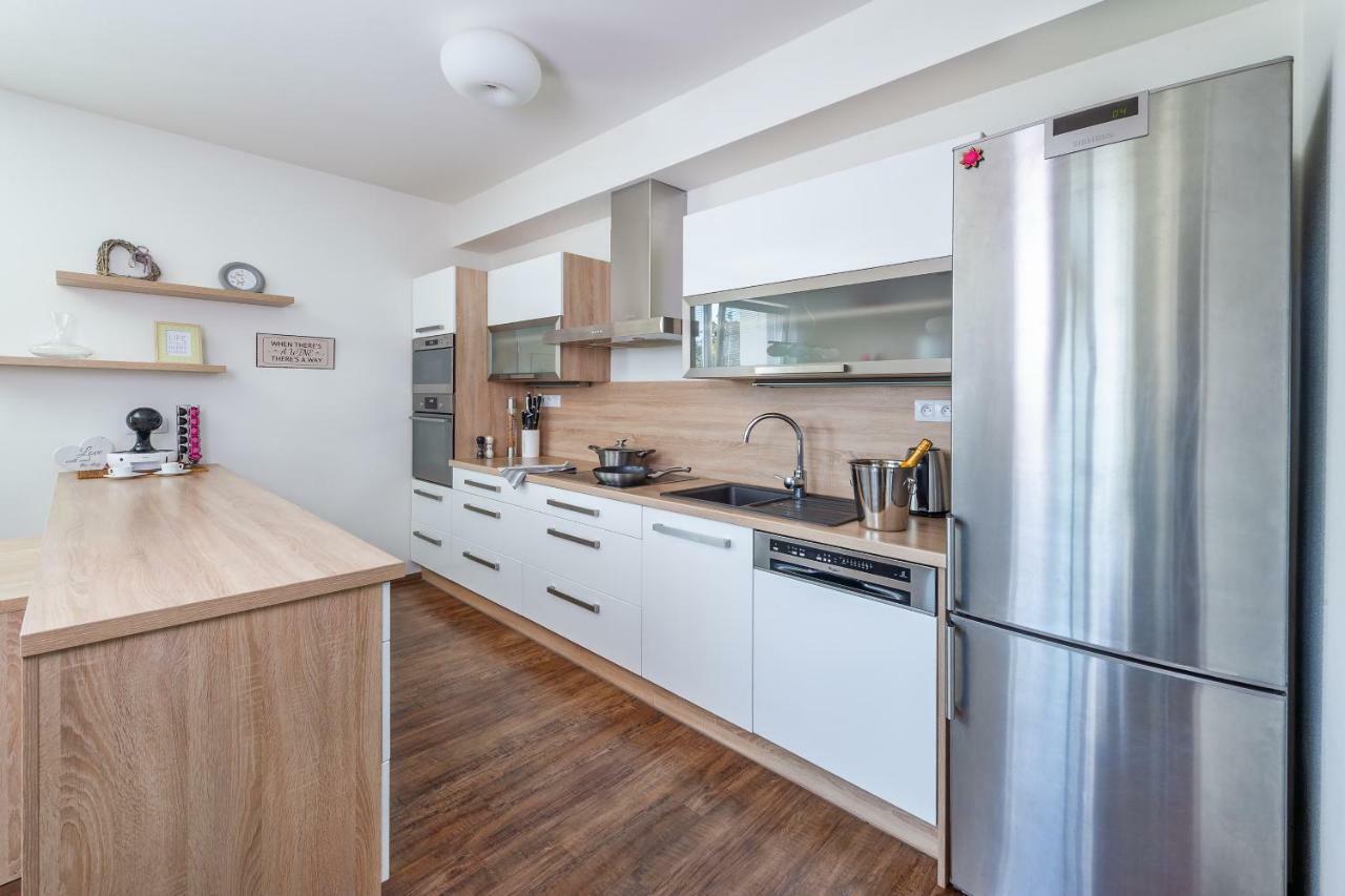Riverside Apartments تشيسكي بوديوفيتسه المظهر الخارجي الصورة