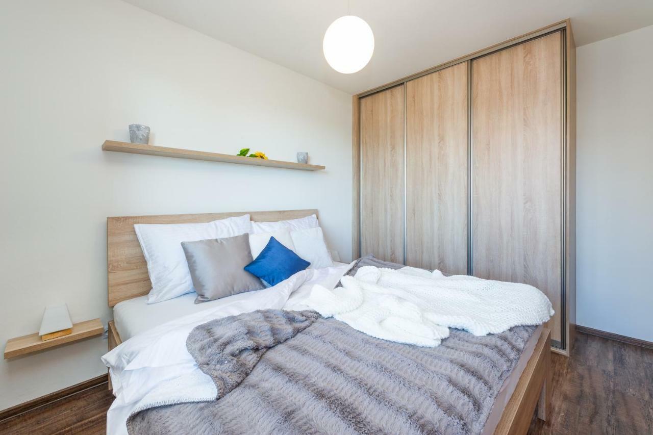 Riverside Apartments تشيسكي بوديوفيتسه المظهر الخارجي الصورة