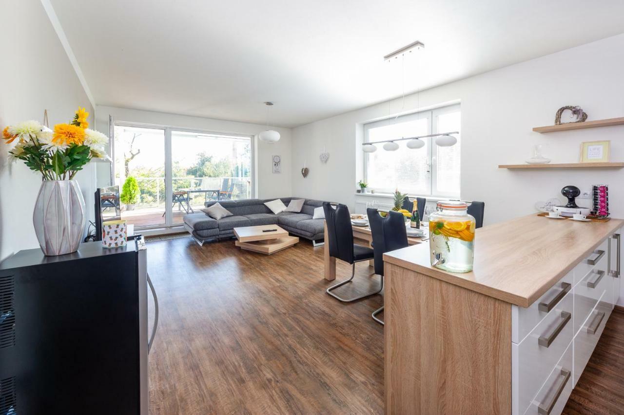 Riverside Apartments تشيسكي بوديوفيتسه المظهر الخارجي الصورة