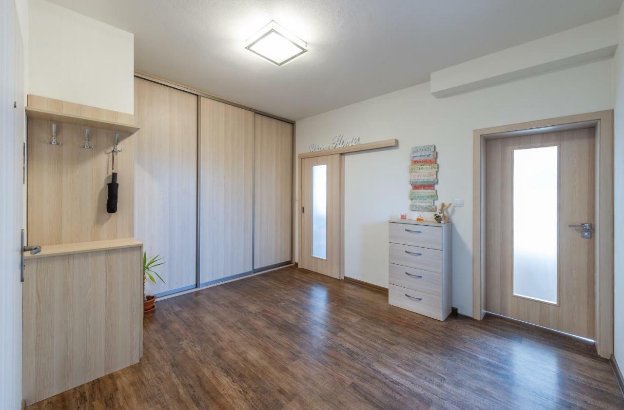 Riverside Apartments تشيسكي بوديوفيتسه المظهر الخارجي الصورة