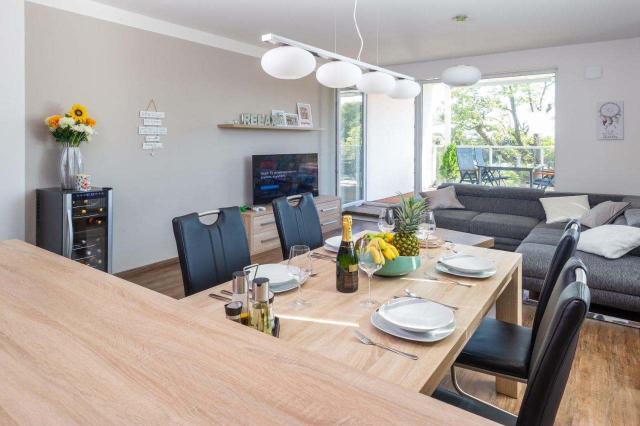 Riverside Apartments تشيسكي بوديوفيتسه المظهر الخارجي الصورة